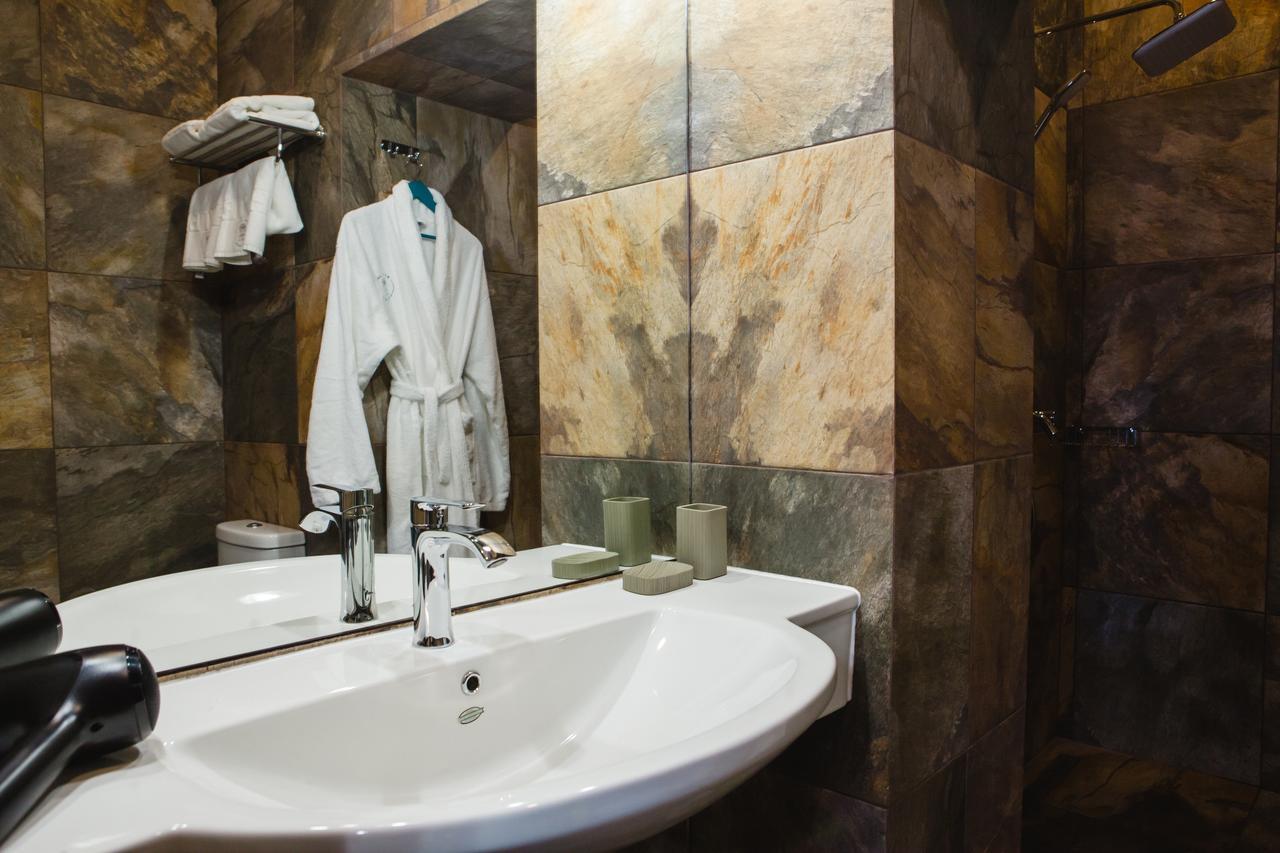 Live.Here.Hotel Kiev Ngoại thất bức ảnh
